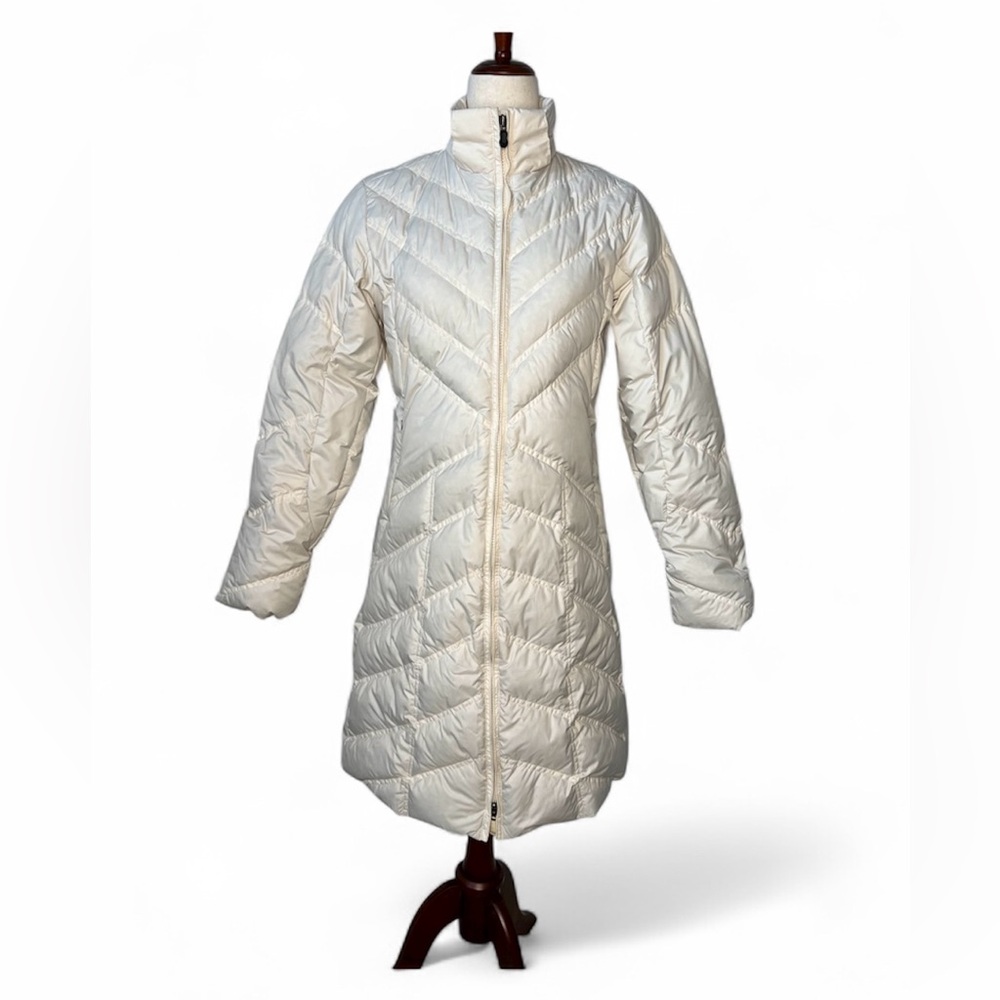 Patagonia Women's Down Oyster White Coat